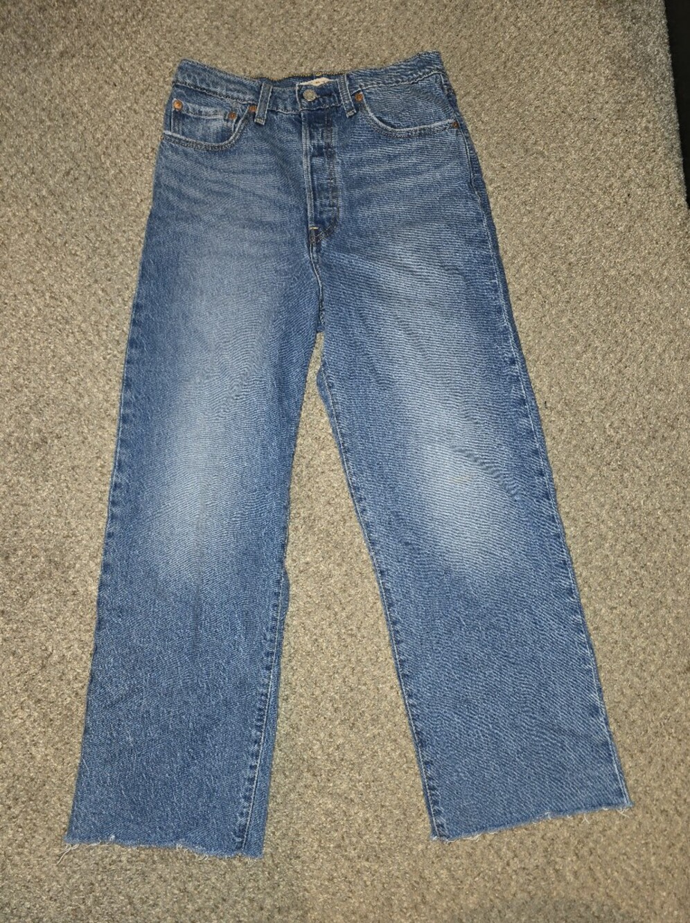 Levi's Women's Ribcage Straight-Leg Ankle Jeans in Light Blue Wash Size 28